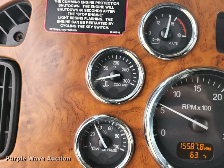 image for item JM9113 2009 Peterbilt 386  semi truck