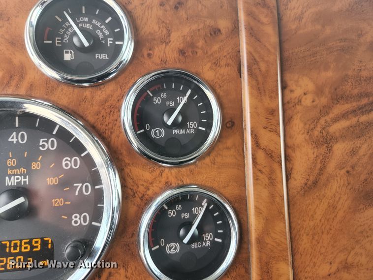 image for item JM9113 2009 Peterbilt 386  semi truck