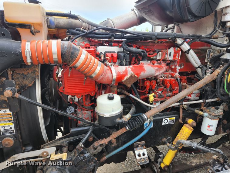 image for item JM9113 2009 Peterbilt 386  semi truck