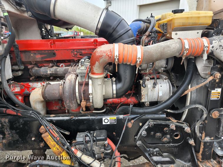 image for item JM9113 2009 Peterbilt 386  semi truck