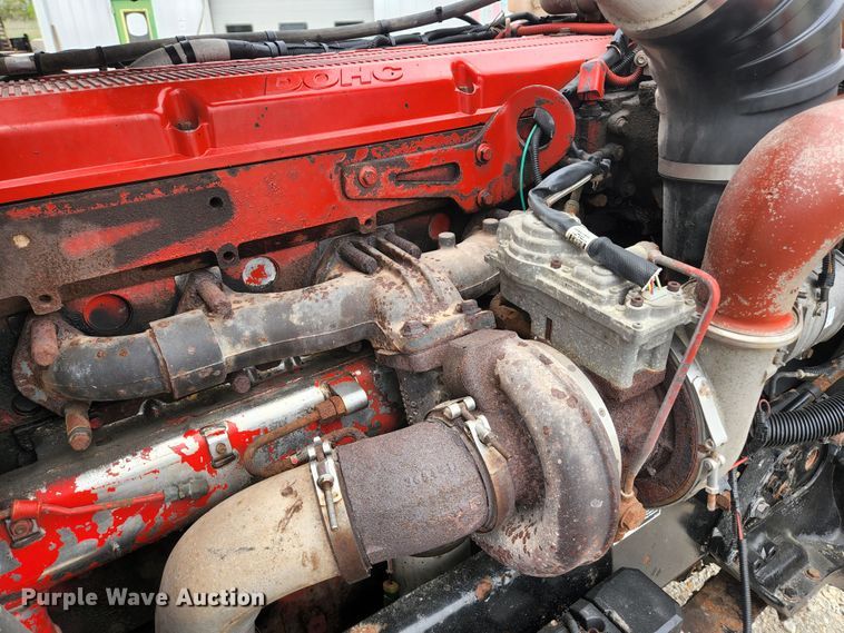 image for item JM9113 2009 Peterbilt 386  semi truck