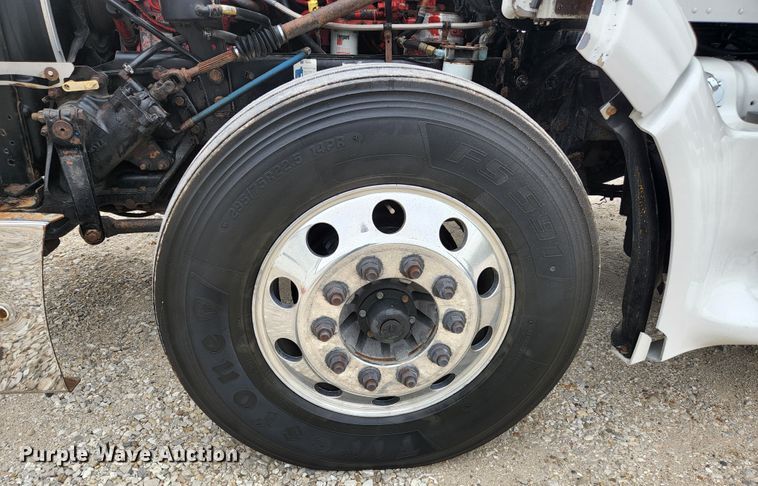 image for item JM9113 2009 Peterbilt 386  semi truck