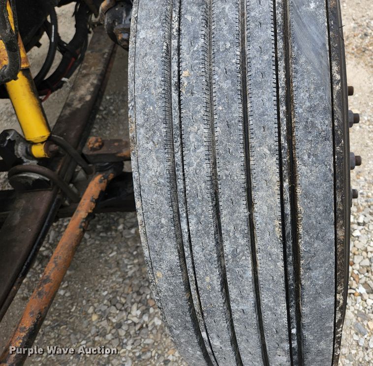 image for item JM9113 2009 Peterbilt 386  semi truck