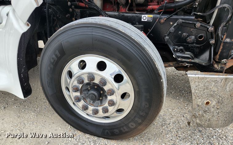 image for item JM9113 2009 Peterbilt 386  semi truck