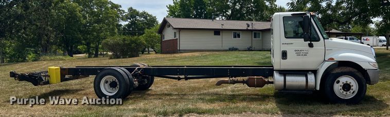 image for item JM9239 2013 International DuraStar 4300  truck cab and chassis