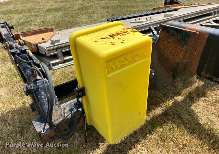 image for item JM9239 2013 International DuraStar 4300  truck cab and chassis