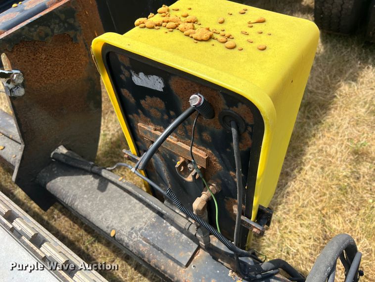 image for item JM9239 2013 International DuraStar 4300  truck cab and chassis