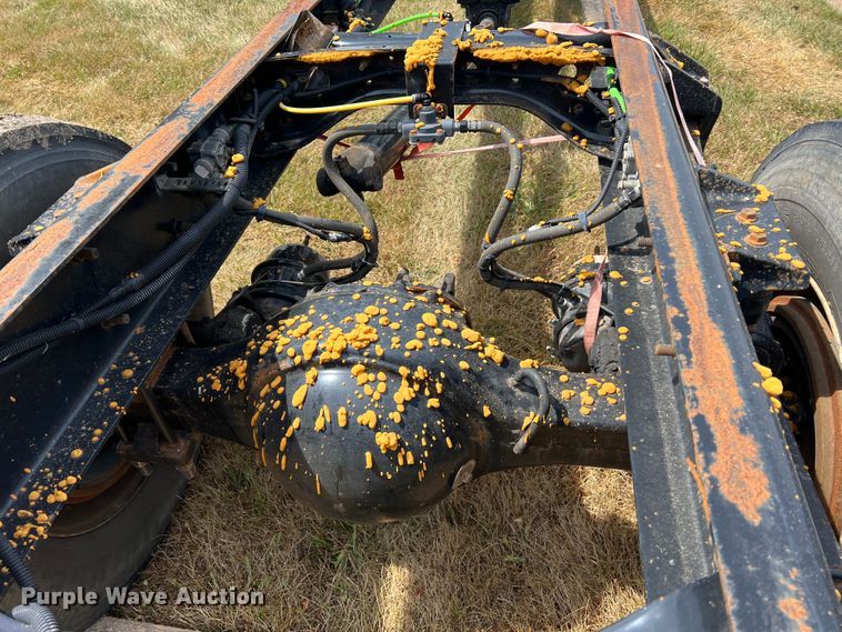 image for item JM9239 2013 International DuraStar 4300  truck cab and chassis