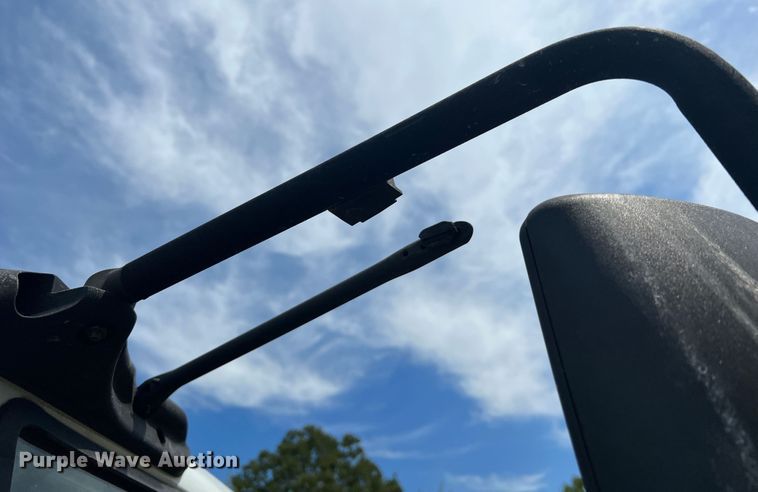 image for item JM9239 2013 International DuraStar 4300  truck cab and chassis