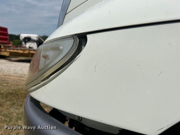 image for item JM9239 2013 International DuraStar 4300  truck cab and chassis