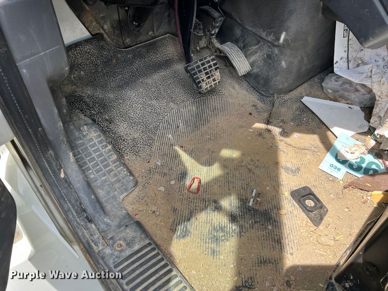 image for item JM9239 2013 International DuraStar 4300  truck cab and chassis