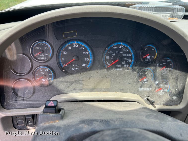 image for item JM9239 2013 International DuraStar 4300  truck cab and chassis