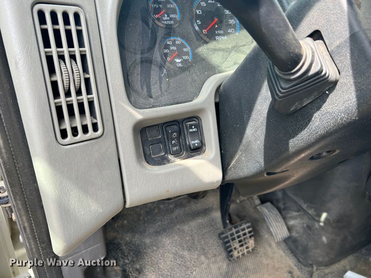 image for item JM9239 2013 International DuraStar 4300  truck cab and chassis