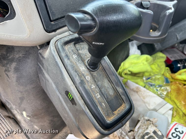 image for item JM9239 2013 International DuraStar 4300  truck cab and chassis