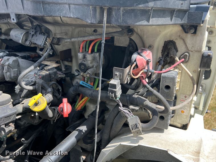 image for item JM9239 2013 International DuraStar 4300  truck cab and chassis