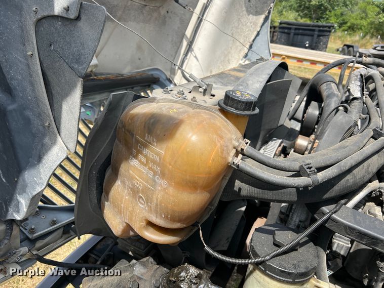 image for item JM9239 2013 International DuraStar 4300  truck cab and chassis