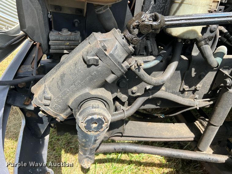 image for item JM9239 2013 International DuraStar 4300  truck cab and chassis