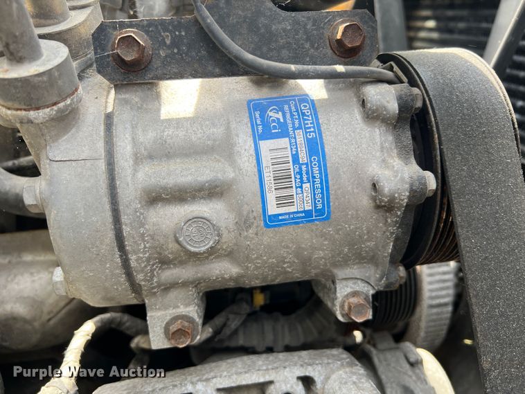 image for item JM9239 2013 International DuraStar 4300  truck cab and chassis