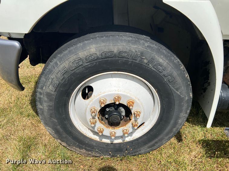 image for item JM9239 2013 International DuraStar 4300  truck cab and chassis