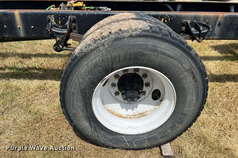 image for item JM9239 2013 International DuraStar 4300  truck cab and chassis