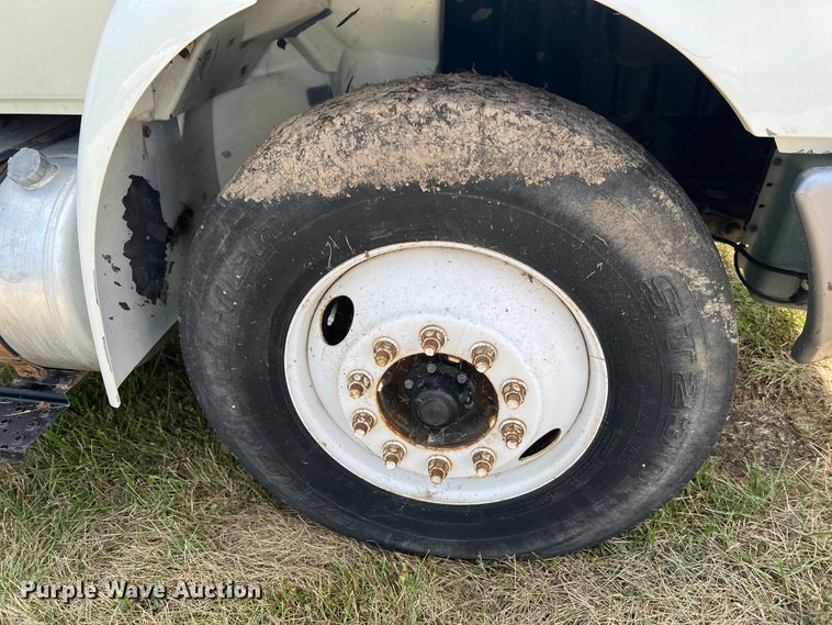 image for item JM9239 2013 International DuraStar 4300  truck cab and chassis