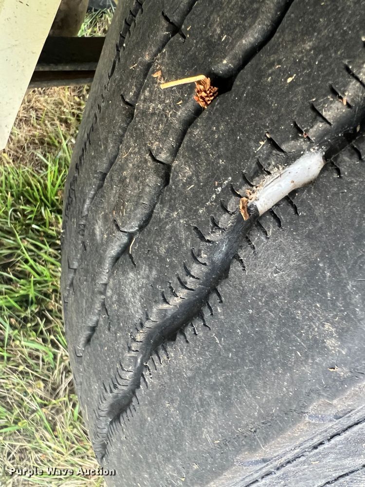 image for item JM9239 2013 International DuraStar 4300  truck cab and chassis