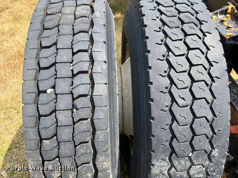 image for item JM9239 2013 International DuraStar 4300  truck cab and chassis