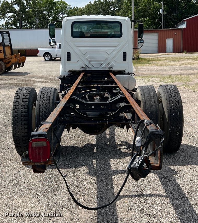 image for item JM9240 2013 International DuraStar 4300  truck cab and chassis