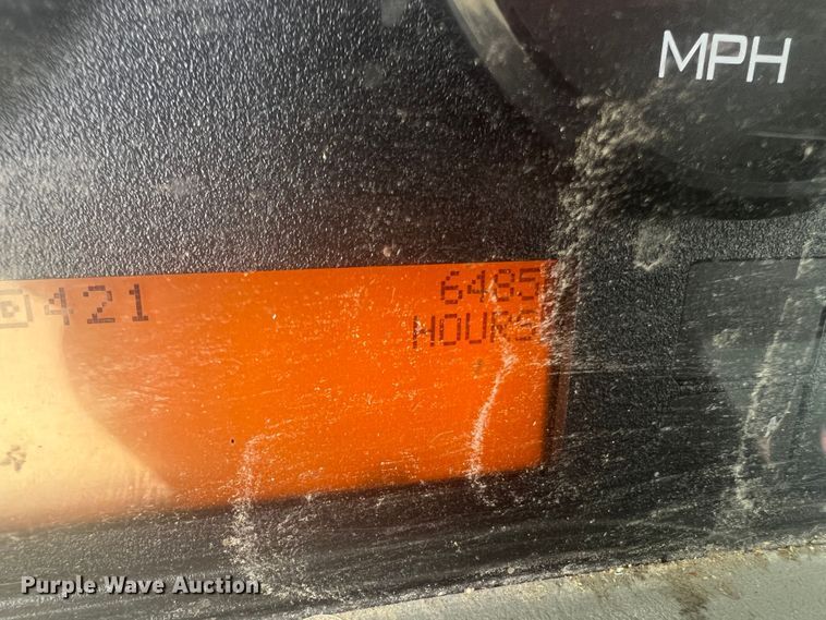 image for item JM9240 2013 International DuraStar 4300  truck cab and chassis