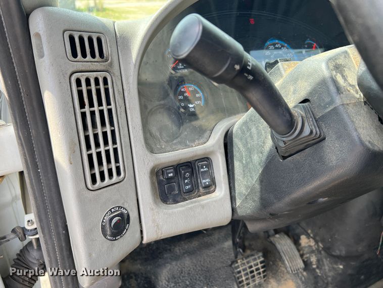 image for item JM9240 2013 International DuraStar 4300  truck cab and chassis