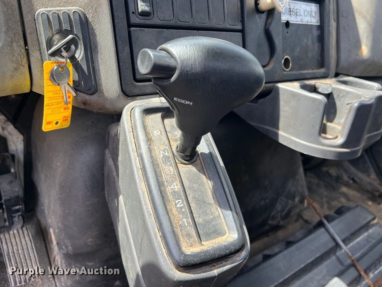 image for item JM9240 2013 International DuraStar 4300  truck cab and chassis