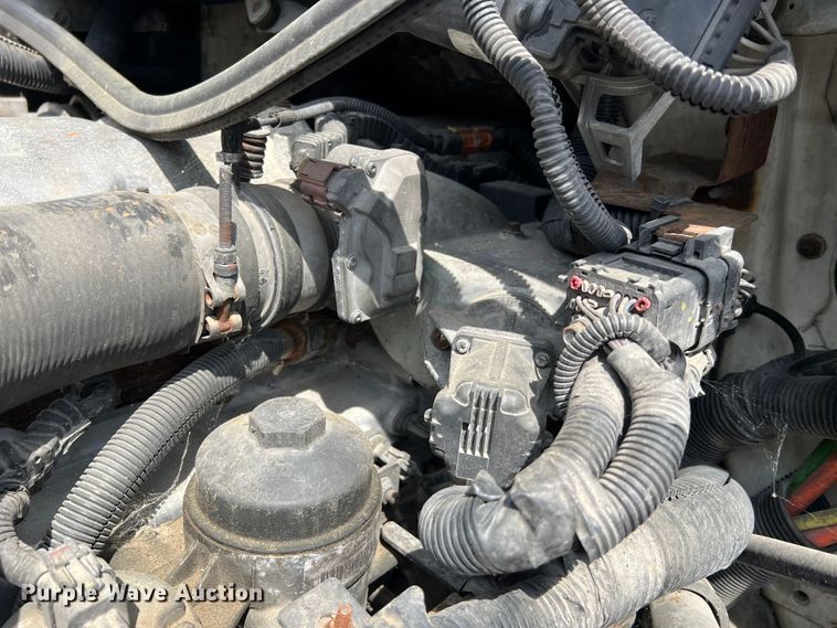 image for item JM9240 2013 International DuraStar 4300  truck cab and chassis