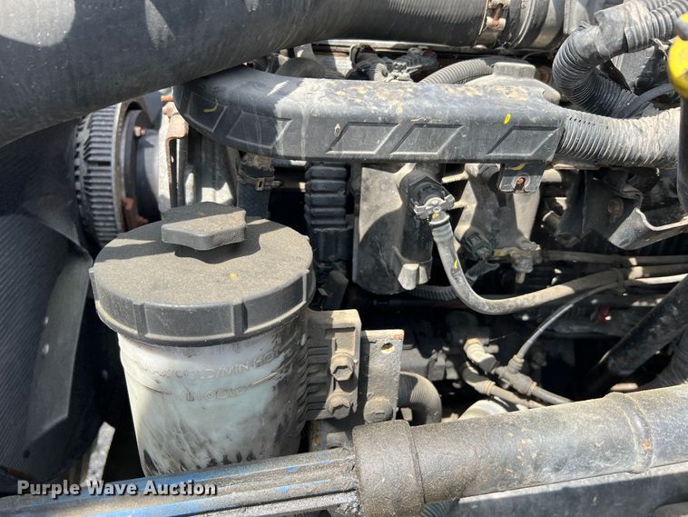 image for item JM9240 2013 International DuraStar 4300  truck cab and chassis