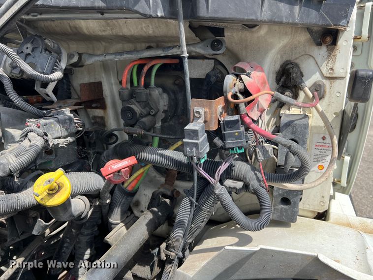 image for item JM9240 2013 International DuraStar 4300  truck cab and chassis