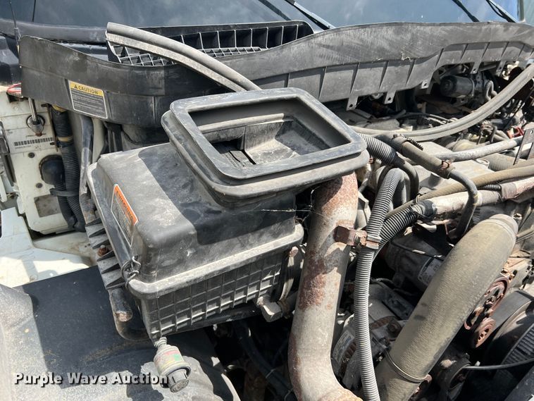 image for item JM9240 2013 International DuraStar 4300  truck cab and chassis