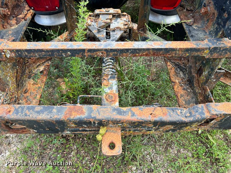 image for item JM9245 2000 Freightliner FL80  truck cab and chassis