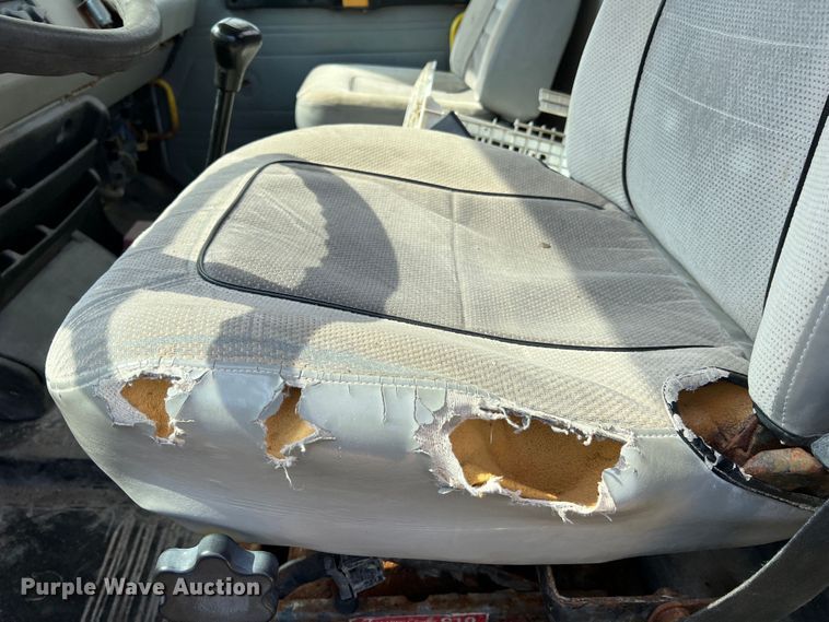 image for item JM9245 2000 Freightliner FL80  truck cab and chassis