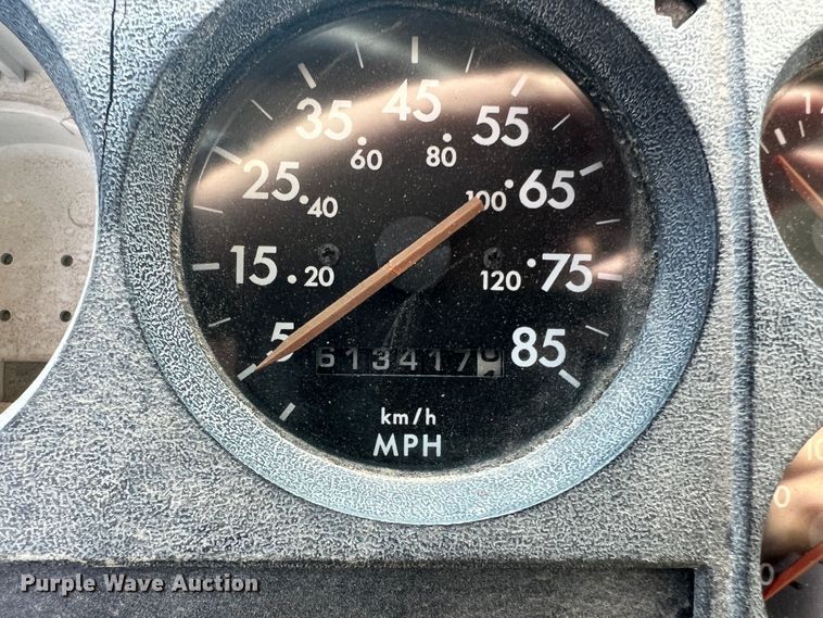 image for item JM9245 2000 Freightliner FL80  truck cab and chassis