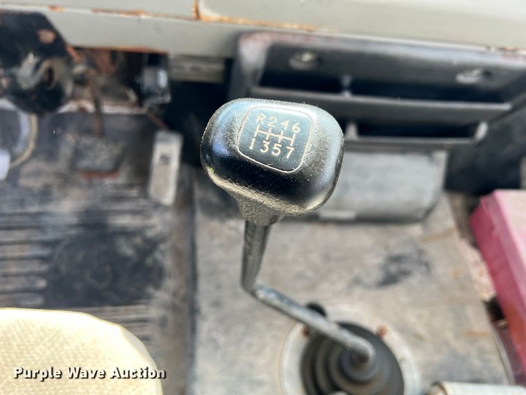 image for item JM9245 2000 Freightliner FL80  truck cab and chassis