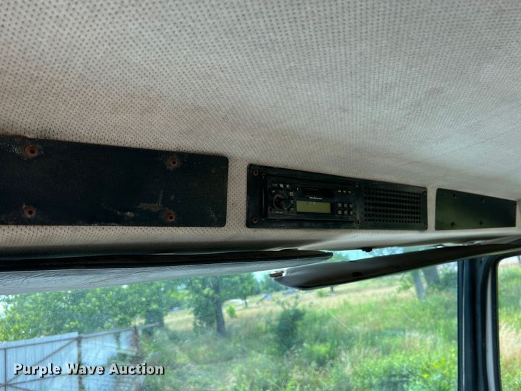 image for item JM9245 2000 Freightliner FL80  truck cab and chassis