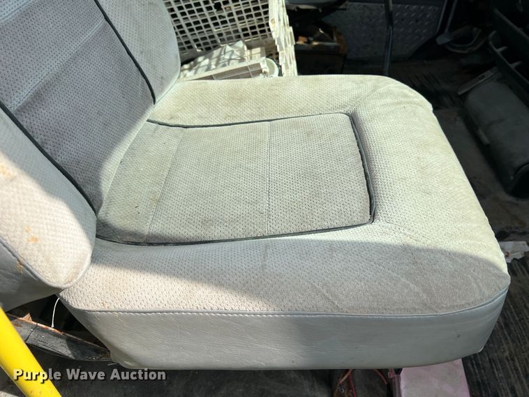 image for item JM9245 2000 Freightliner FL80  truck cab and chassis