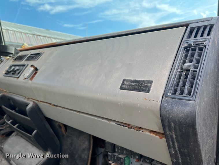 image for item JM9245 2000 Freightliner FL80  truck cab and chassis