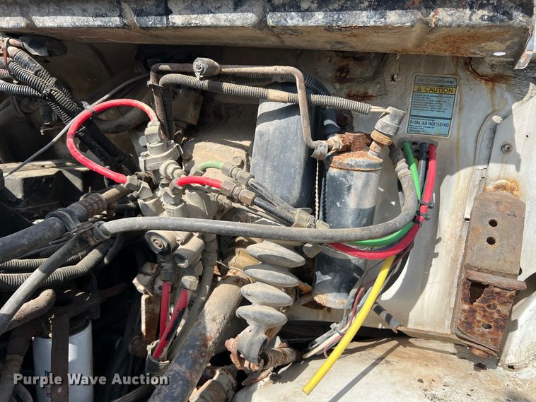 image for item JM9245 2000 Freightliner FL80  truck cab and chassis