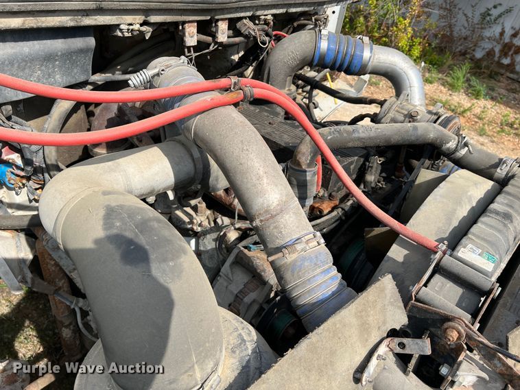 image for item JM9245 2000 Freightliner FL80  truck cab and chassis