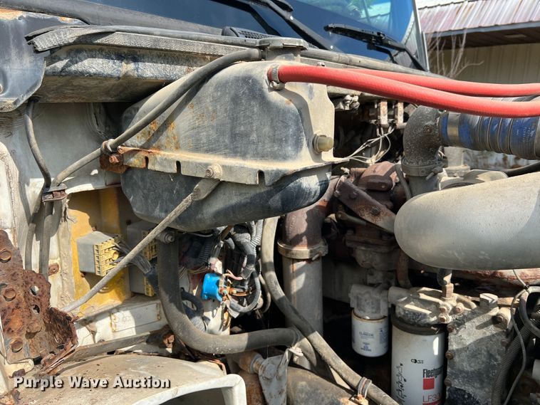 image for item JM9245 2000 Freightliner FL80  truck cab and chassis