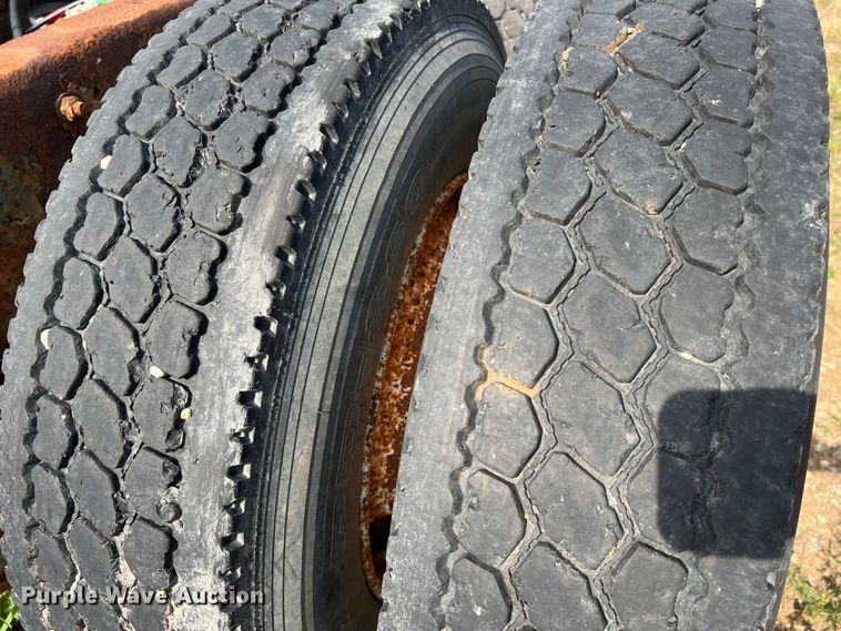 image for item JM9245 2000 Freightliner FL80  truck cab and chassis