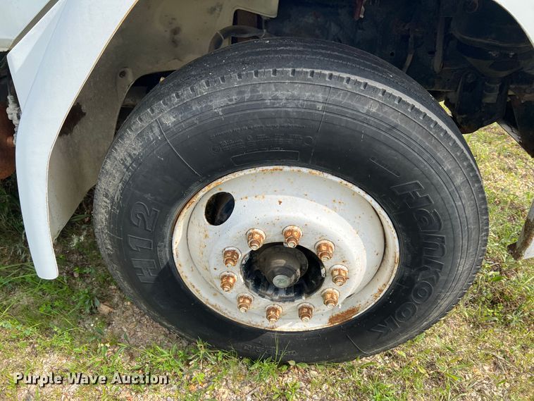 image for item JM9245 2000 Freightliner FL80  truck cab and chassis