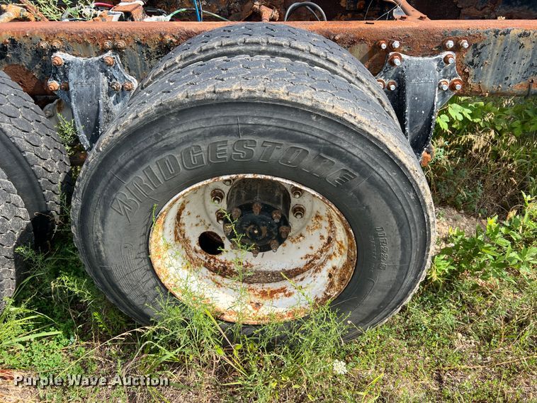 image for item JM9245 2000 Freightliner FL80  truck cab and chassis