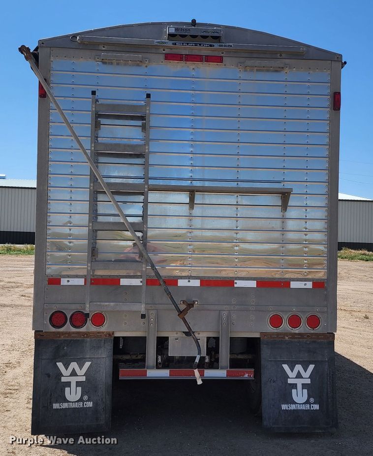 image for item KC9467 2008 Wilson DWH-550 Pace Setter  grain trailer