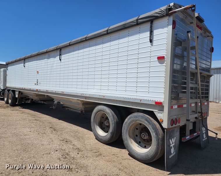 image for item KC9467 2008 Wilson DWH-550 Pace Setter  grain trailer